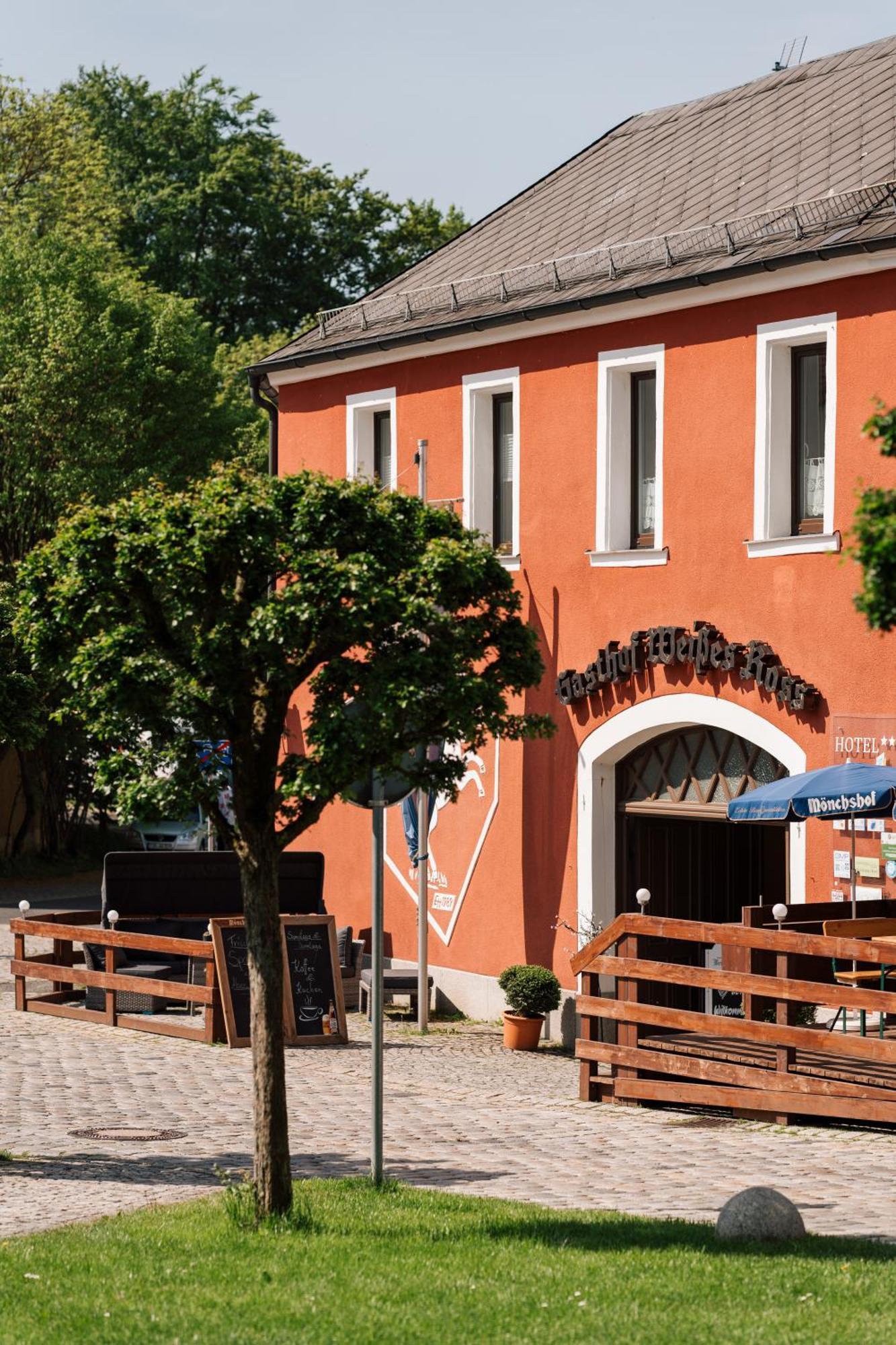 Hotel Weisses Ross Konnersreuth Exterior photo